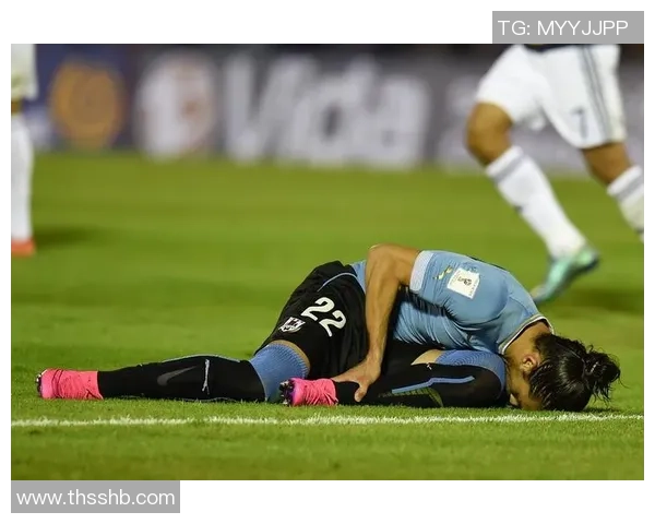 足球球星伤病全景图解析揭示赛场风险与运动员康复之路 足球球星伤病全景图解析揭示赛场风险与运动员康复之路